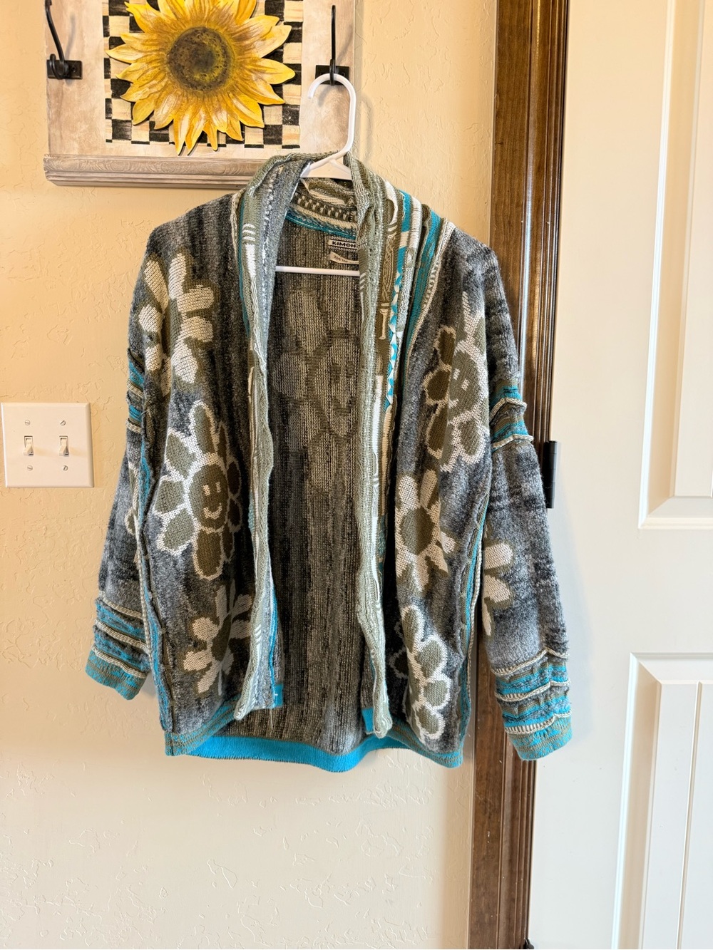 Kimchi Blue urban outfitters cardigan XS/S smiley floral print oversized